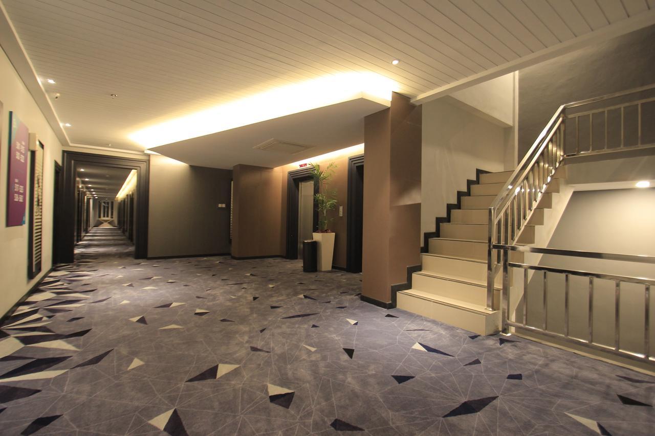 Forriz Hotel יוגיאקרטה מראה חיצוני תמונה